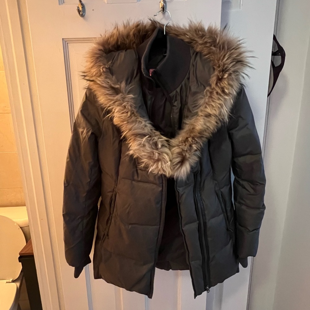 Mackage ADALI down coat with natural fur Signature Collar Army Green Size M